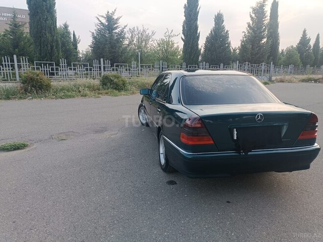 Mercedes C 240 1997, 321,459 km - 2.4 l - Tovuz