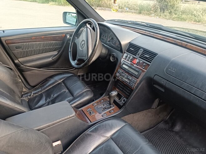 Mercedes C 240 1997, 321,459 km - 2.4 l - Tovuz