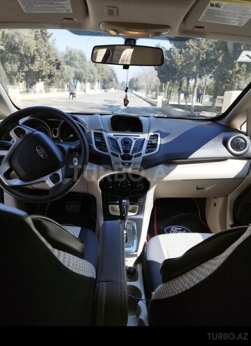 Ford Fiesta 2012, 110,000 km - 1.6 l - Bakı