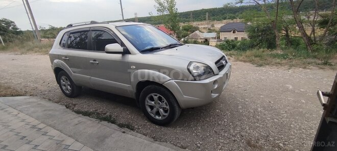 Hyundai Tucson 2008, 211,369 km - 2.0 l - Qusar