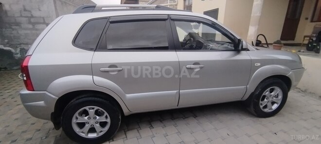 Hyundai Tucson 2008, 211,369 km - 2.0 l - Qusar