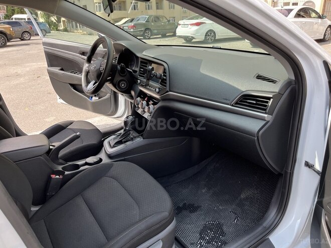 Hyundai Elantra 2019, 150,000 km - 2.0 l - Bakı