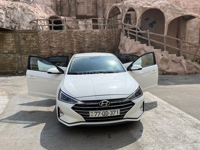 Hyundai Elantra 2019, 150,000 km - 2.0 l - Bakı
