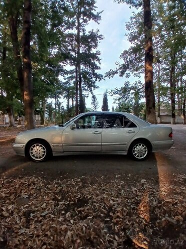 Mercedes E 220 1999, 115,229 km - 2.2 l - Lənkəran