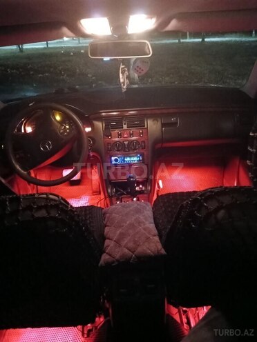 Mercedes E 220 1999, 115,229 km - 2.2 l - Lənkəran