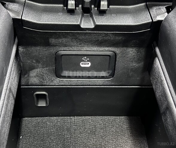 Mercedes E 200-26