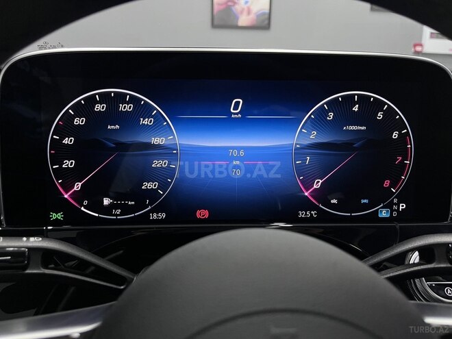 Mercedes E 200-21
