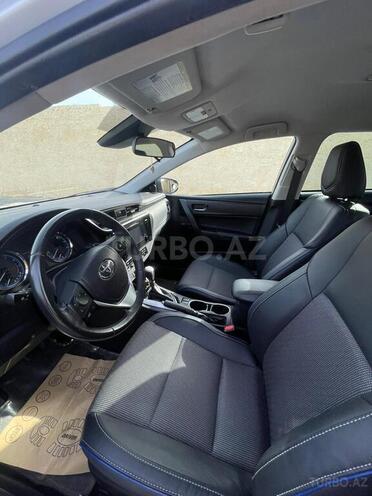 Toyota Corolla 2017, 134,000 km - 1.8 l - Bakı