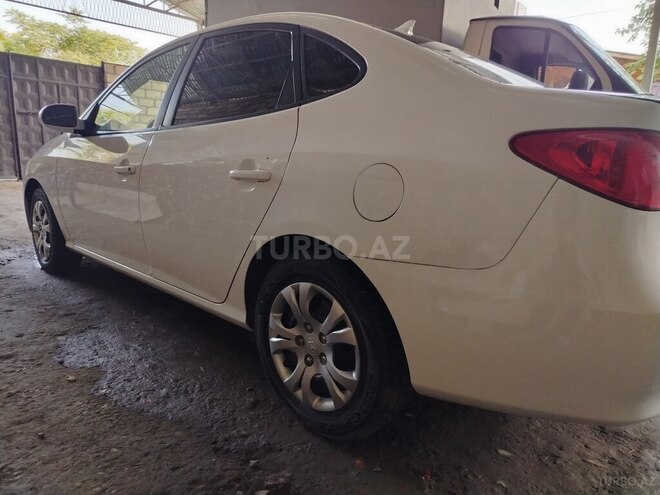 Hyundai Elantra 2009, 100,637 km - 2.0 л - Ağdaş