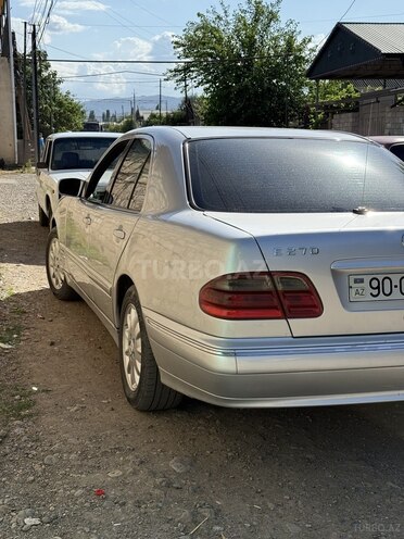 Mercedes E 270 2000, 160,000 km - 2.7 l - Tovuz