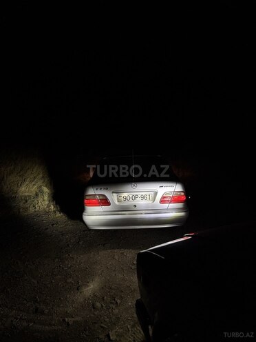 Mercedes E 270 2000, 160,000 km - 2.7 l - Tovuz