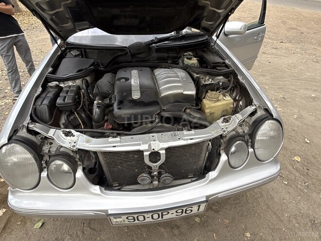 Mercedes E 270 2000, 160,000 km - 2.7 l - Tovuz