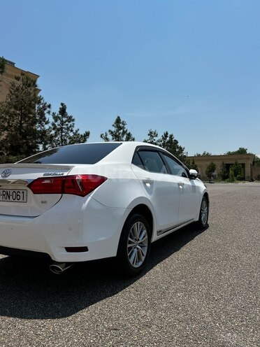 Toyota Corolla 2014, 189,000 km - 2.0 l - Ucar