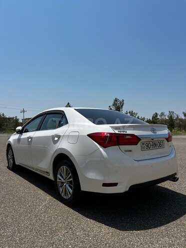 Toyota Corolla 2014, 189,000 km - 2.0 l - Ucar