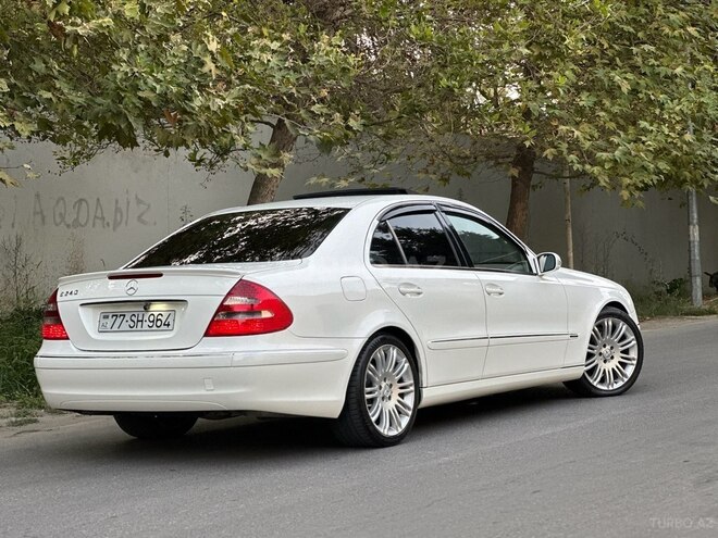 Mercedes E 240 2003, 298,500 km - 2.6 l - Bakı