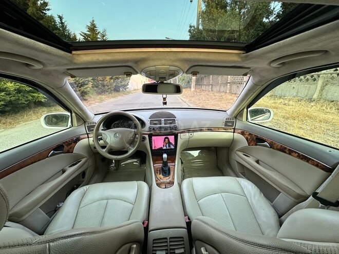 Mercedes E 240 2003, 298,500 km - 2.6 l - Bakı