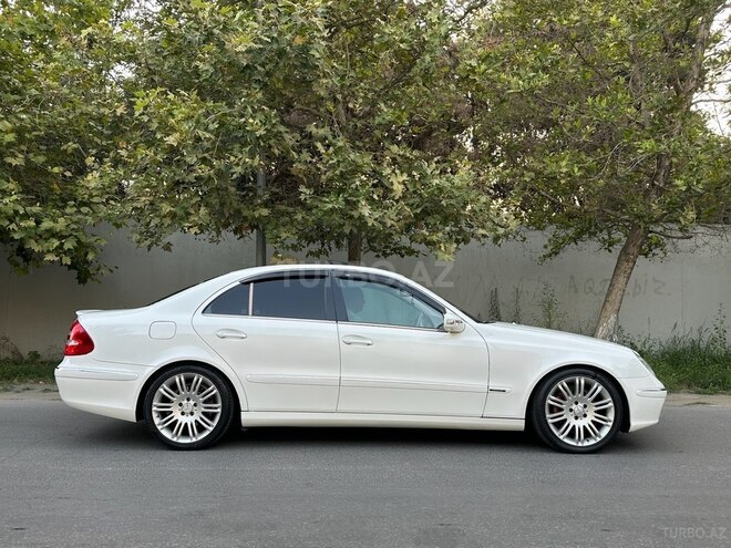 Mercedes E 240 2003, 298,500 km - 2.6 l - Bakı