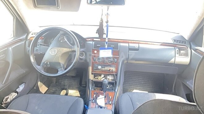 Mercedes E 270 1999, 520,000 km - 2.7 л - Bakı