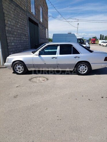 Mercedes E 200 1993, 475,000 km - 2.0 l - Xaçmaz