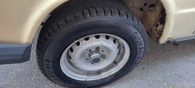 LADA (VAZ) 2106 1988, 250,000 km - 1.6 л - Qax