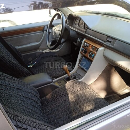 Mercedes E 200 1990, 231,543 km - 2.0 l - Beyləqan