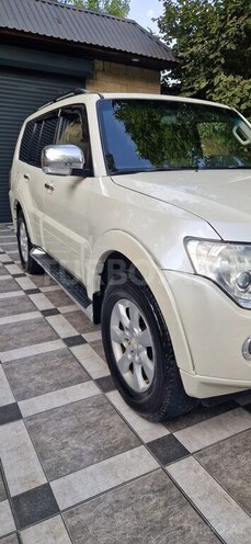 Mitsubishi Pajero 2011, 285,000 km - 3.0 л - Bakı