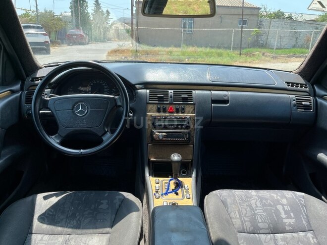 Mercedes E 240 1999, 420,000 km - 2.4 l - Bakı
