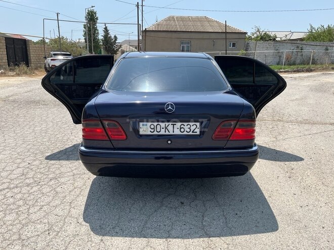 Mercedes E 240 1999, 420,000 km - 2.4 l - Bakı