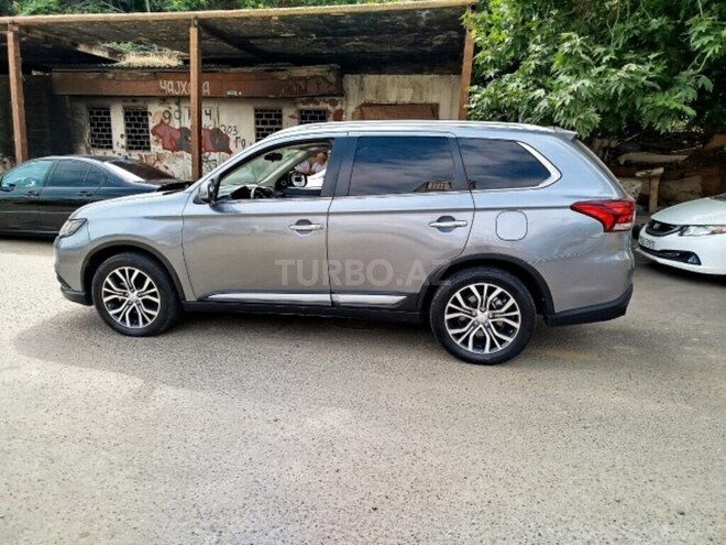 Mitsubishi Outlander 2015, 222,507 km - 3.0 л - Bakı