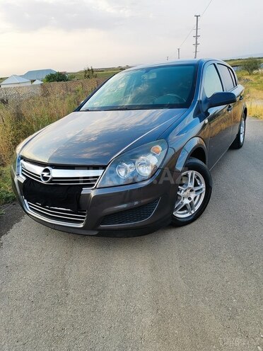 Opel Astra 2009, 313,250 km - 1.4 l - Naftalan