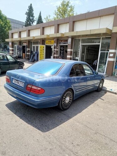 Mercedes E 240 1999, 240,000 km - 2.4 l - Gəncə