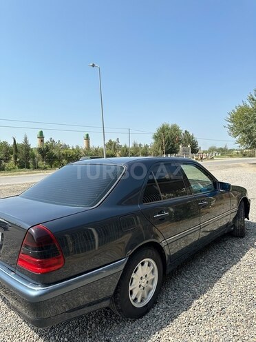 Mercedes C 240 1997, 413,000 km - 2.4 л - Sabirabad