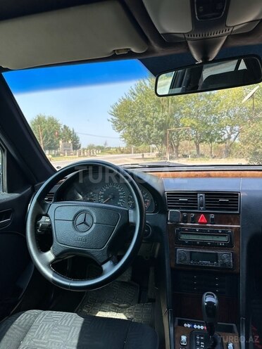 Mercedes C 240 1997, 413,000 km - 2.4 л - Sabirabad