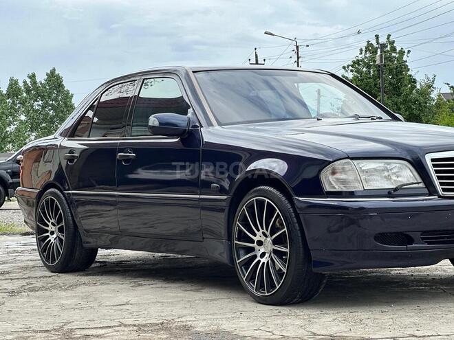 Mercedes C 240 1998, 260,000 km - 2.4 l - Beyləqan