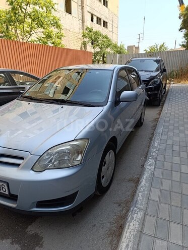 Toyota Corolla 2005, 325,000 km - 1.4 l - Bakı