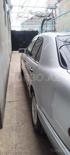 Mercedes E 240 1998, 240,000 km - 2.4 l - Xaçmaz