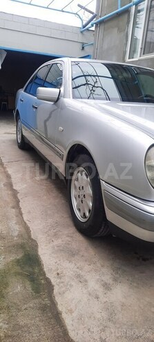 Mercedes E 240 1998, 240,000 km - 2.4 l - Xaçmaz