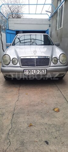 Mercedes E 240 1998, 240,000 km - 2.4 l - Xaçmaz
