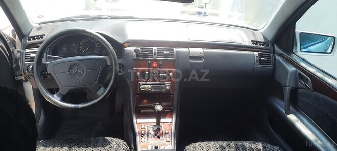 Mercedes E 240 1998, 240,000 km - 2.4 l - Xaçmaz