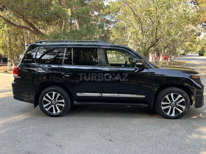 Toyota Land Cruiser-12