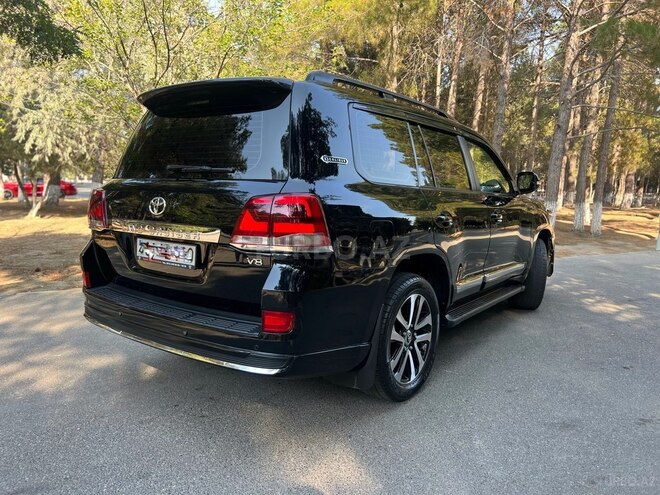 Toyota Land Cruiser-15