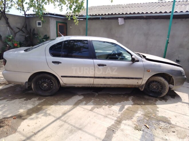 Nissan Primera 1998, 330,050 km - 2.0 l - Qusar