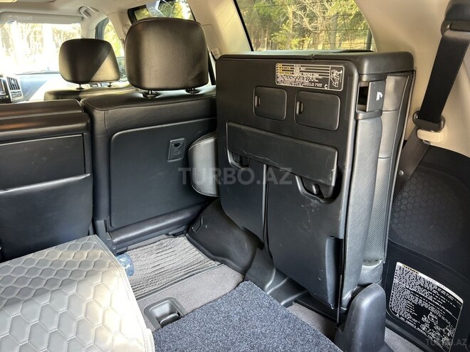 Toyota Land Cruiser-17