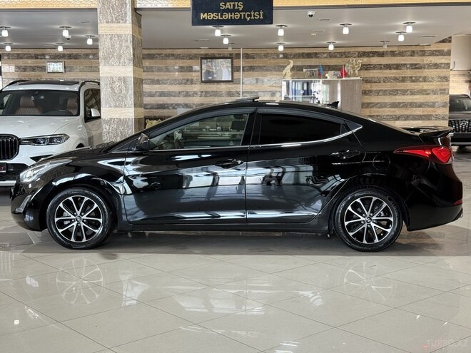 Hyundai Elantra 2015, 90,000 km - 1.8 л - Bakı