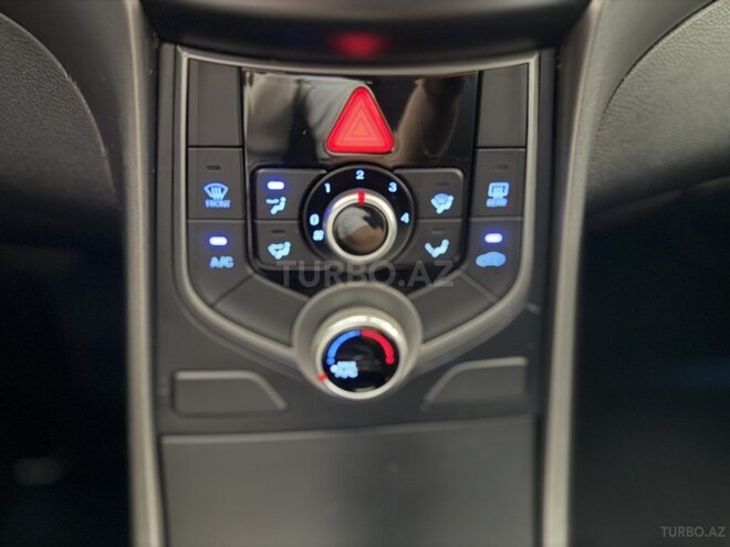 Hyundai Elantra 2015, 90,000 km - 1.8 л - Bakı