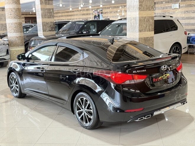 Hyundai Elantra 2015, 90,000 km - 1.8 л - Bakı