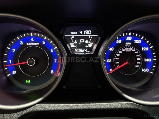 Hyundai Elantra 2015, 90,000 km - 1.8 л - Bakı