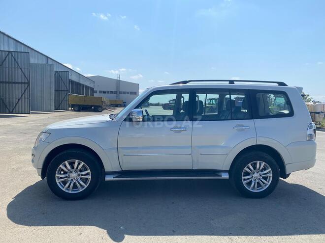 Mitsubishi Pajero 2018, 213,900 km - 3.8 л - Bakı
