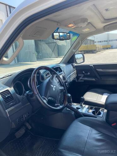 Mitsubishi Pajero 2018, 213,900 km - 3.8 л - Bakı