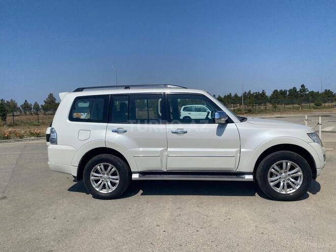 Mitsubishi Pajero 2018, 213,900 km - 3.8 л - Bakı